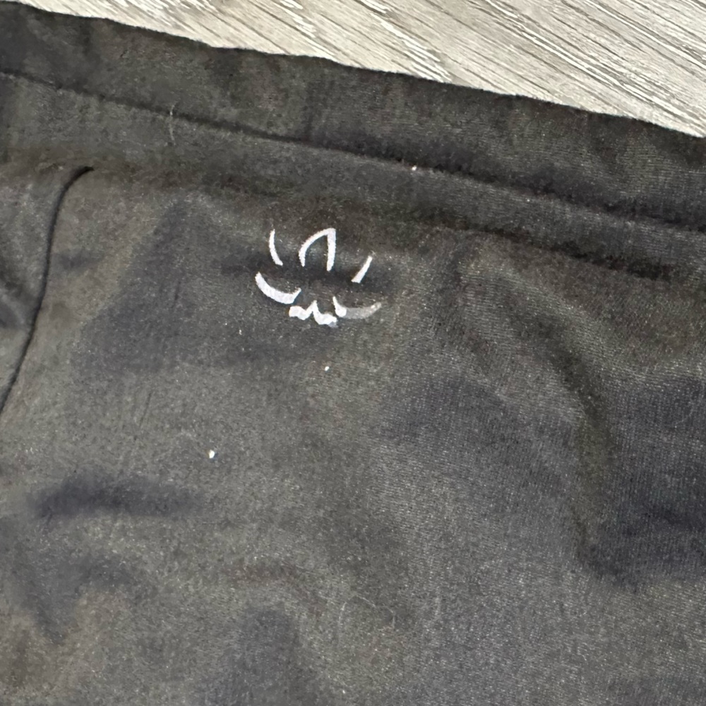 Beyond yoga pocket infinity scarf NWT black large neutral comfort activewear - Picture 4 of 7
